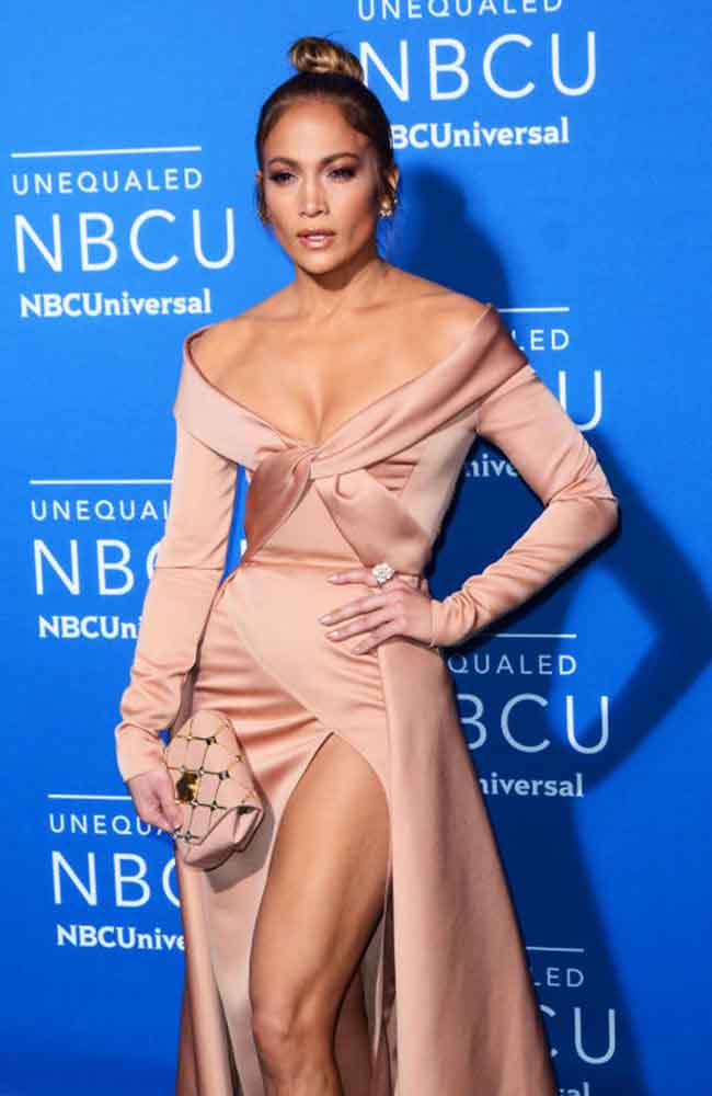 Jennifer Lopez-Alex Rodriguez si sono lasciati, annuncio in tv: “Meglio amici” Jennifer Lopez-Alex Rodriguez si sono lasciati, annuncio in tv: “Meglio amici”