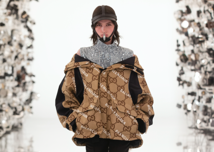 Gucci: 100 anni, uno show digitale per “Aria” e la liason con Balenciaga Gucci: 100 anni, uno show digitale per “Aria” e la liason con Balenciaga