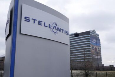 Auto, il mercato guarisce dal virus. A marzo Stellantis fa +140%. Su in Borsa