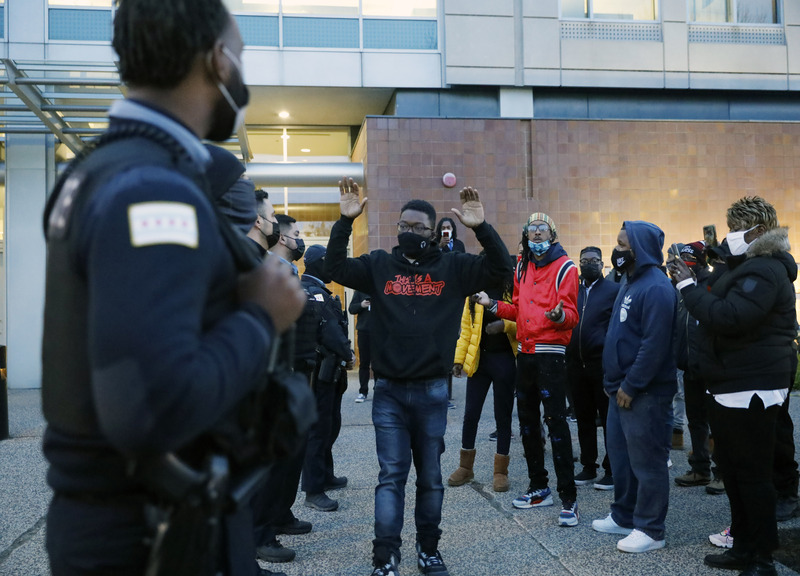 Chicago, polizia diffonde video uccisione di un 13enne :proteste in città