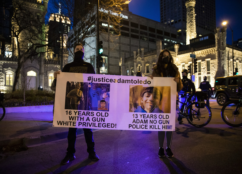 Chicago, polizia diffonde video uccisione di un 13enne :proteste in città