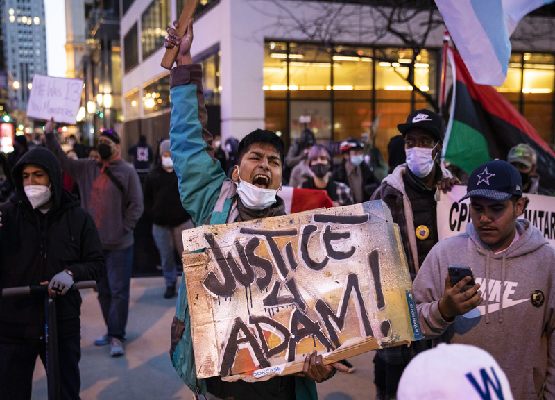 Chicago, polizia diffonde video uccisione di un 13enne :proteste in città