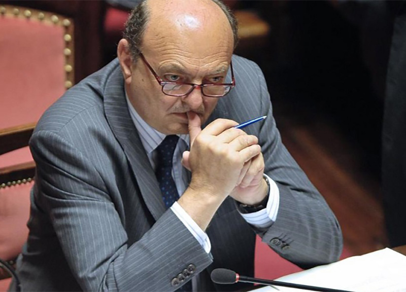 Professioni. Pichetto Fratin (Mise): il Dl malattia coprirà il vuoto normativo Professioni. Pichetto Fratin (Mise): il Dl malattia coprirà il vuoto normativo