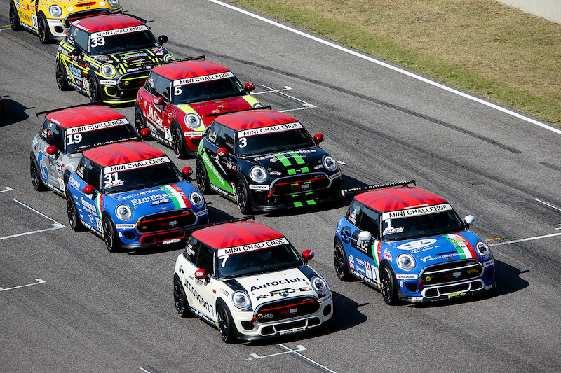 Motori accesi per la decima edizione del campionato MINI Challenge Motori accesi per la decima edizione del campionato MINI Challenge