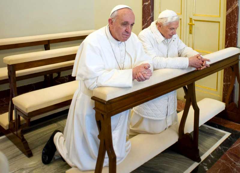Il Papa emerito Ratzinger compie oggi 94 anni, gli auguri di Papa Francesco Il Papa emerito Ratzinger compie oggi 94 anni, gli auguri di Papa Francesco