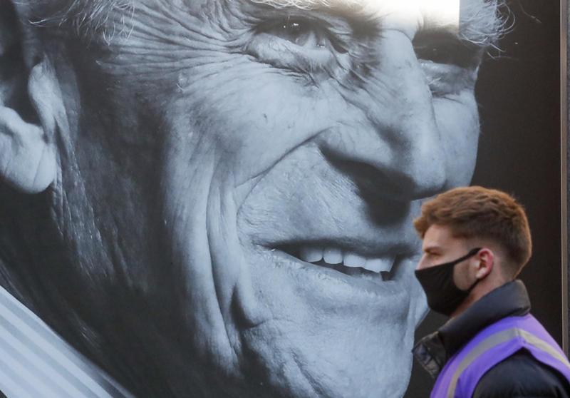 Funerali di Filippo a Windsor, Carlo-Regina Elisabetta in lacrime. Foto-Video Funerali di Filippo a Windsor, Carlo-Regina Elisabetta in lacrime. Foto-Video