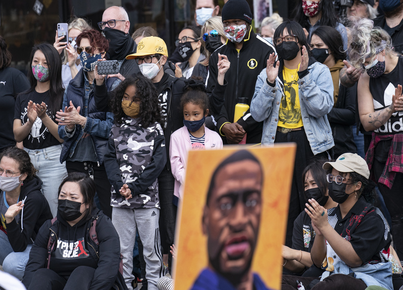 Minneapolis, manifestazione in ricordo di George Floyd e Daunte Wright