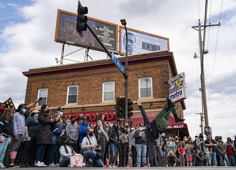 Minneapolis, manifestazione in ricordo di George Floyd e Daunte Wright