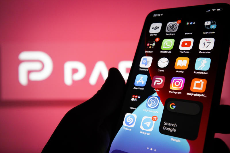 Apple riammette nell’Apple Store Parler, la piattaforma social “trumpiana” Apple riammette nell’Apple Store Parler, la piattaforma social “trumpiana”