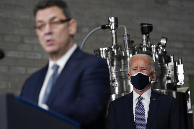 Galleria foto 'Covid, utili stellari grazie a costi all’osso: vaccini d’oro di Pfizer-Moderna' - foto 1