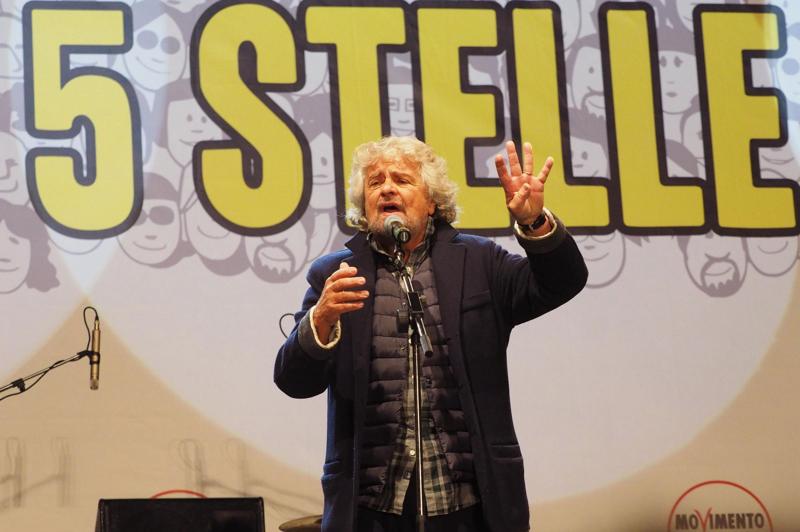 Il Pd: ‘Via Grillo o stop alleanza’. Ipotesi fuga di Conte. Ansia M5S Il Pd: ‘Via Grillo o stop alleanza’. Ipotesi fuga di Conte. Ansia M5S