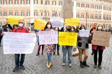 Scuola in presenza: domani presidio per dire basta ai dietrofront del Governo