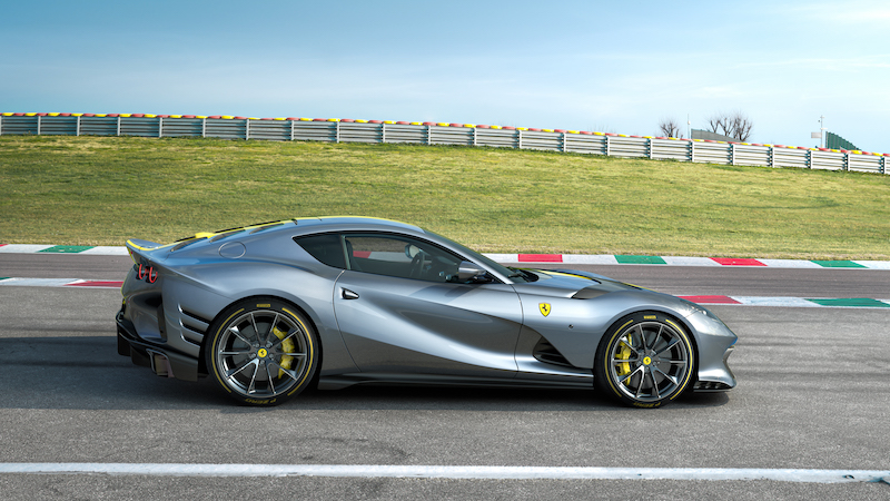 Ferrari 812 Superfast, svelate le prime immagini