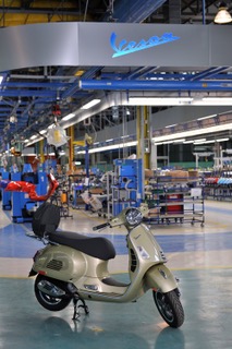 Vespa, buon 75° compleanno. A quota 19 mln di pezzi dalla primavera del ’46 Vespa, buon 75° compleanno. A quota 19 mln di pezzi dalla primavera del ’46