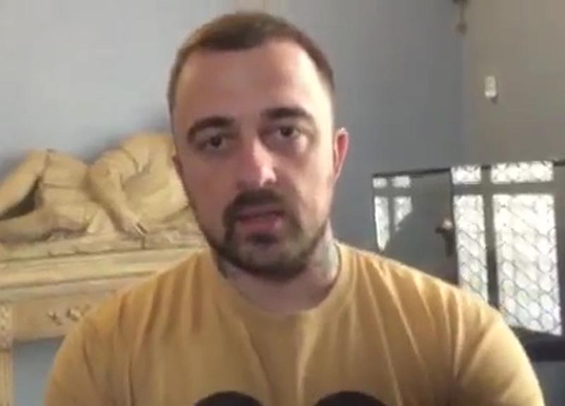 Brumotti aggredito, Chef Rubio choc: “Infame, te ne hanno date poche” Brumotti aggredito, Chef Rubio choc: “Infame, te ne hanno date poche”