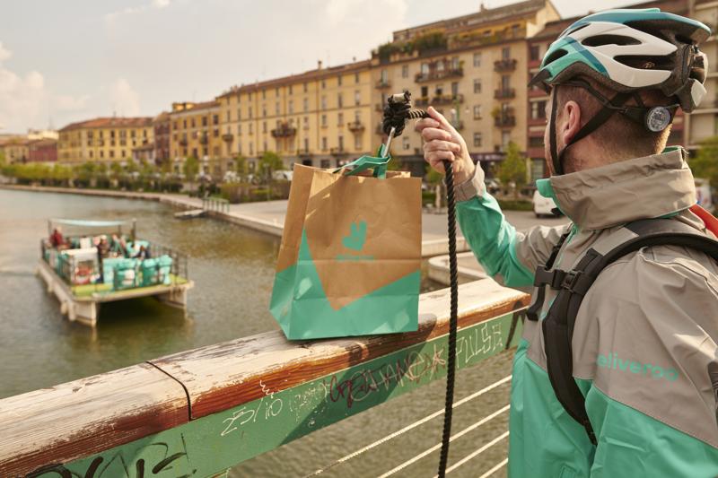 Milano, Deliveroo e Amsa insieme per l’ambiente Milano, Deliveroo e Amsa insieme per l’ambiente