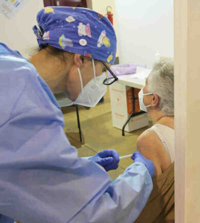 Coronavirus, 2.509 casi e 54 morti. A Milano città 301 nuovi contagi