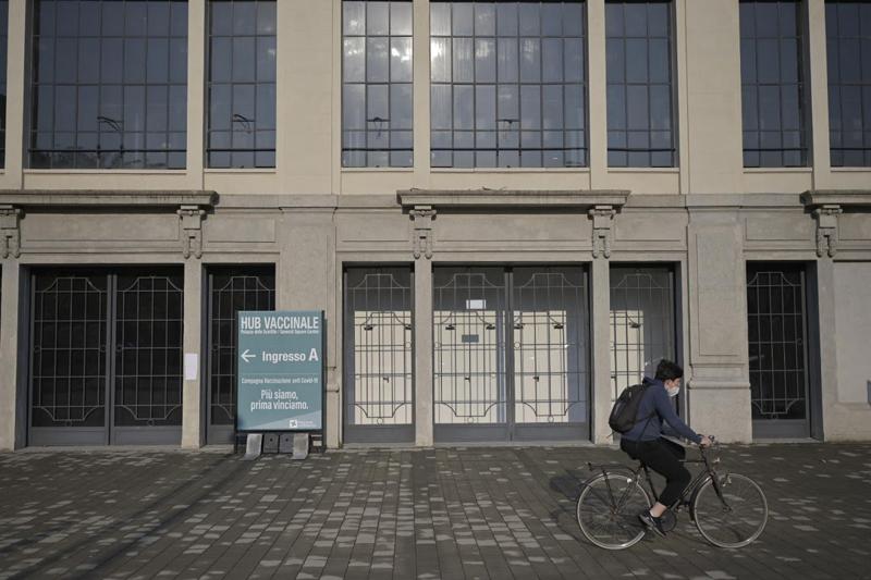 Palazzo delle Scintille, nuovo hub vaccinale da 10.000 inoculazioni al giorno Palazzo delle Scintille, nuovo hub vaccinale da 10.000 inoculazioni al giorno