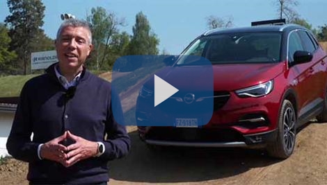 Opel Grandland X Hybrid4, l’off road non le fa paura Opel Grandland X Hybrid4, l’off road non le fa paura