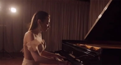 La Escort che suona Chopin a Milano