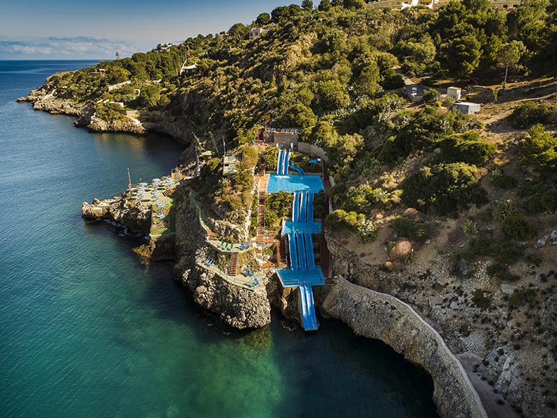 L’Italia riapre e torna la voglia di vacanze: 10 mete tra mare e relax L’Italia riapre e torna la voglia di vacanze: 10 mete tra mare e relax