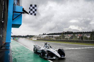 FE, ePrix Valencia, la Mercedes De Vries vince a sorpresa