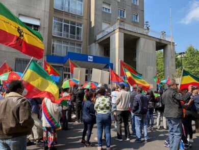 Tigrai, presidio delle comunità di Eritrea ed Etiopia davanti alla Rai Milano