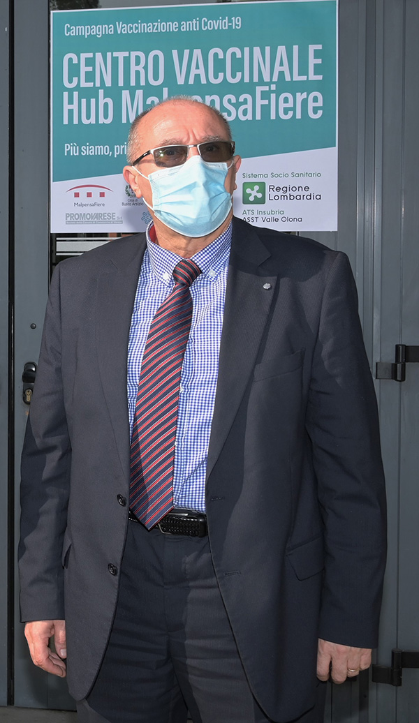 Emanuele Monti visita il centro Hub vaccini di MalpensaFiere