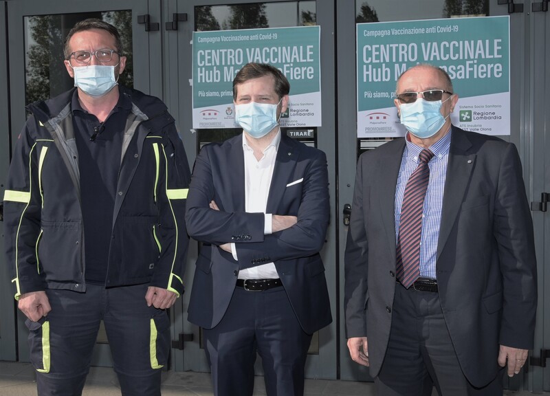 Emanuele Monti visita il centro Hub vaccini di MalpensaFiere