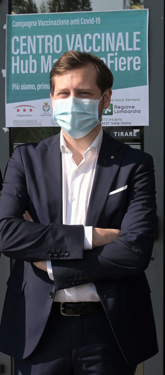 Emanuele Monti visita il centro Hub vaccini di MalpensaFiere