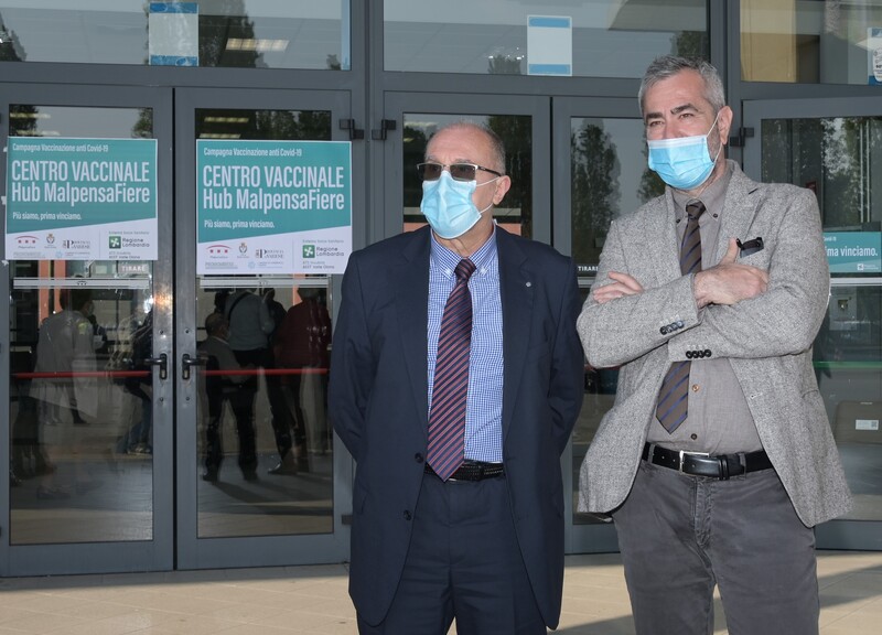 Emanuele Monti visita il centro Hub vaccini di MalpensaFiere