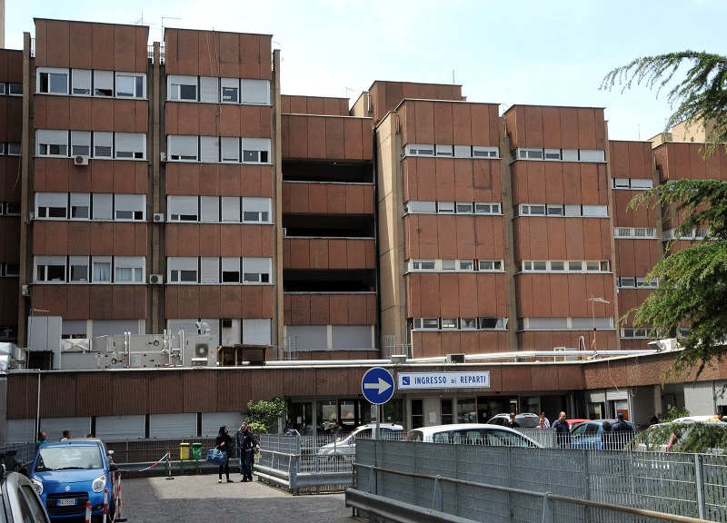 Calabria, ospedali al collasso: attese infinite e posti letto mancanti Calabria, ospedali al collasso: attese infinite e posti letto mancanti
