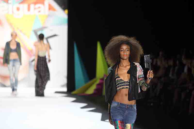Desigual riapre il negozio Torino Le Gru: Italia 3° mercato per fatturato Desigual riapre il negozio Torino Le Gru: Italia 3° mercato per fatturato