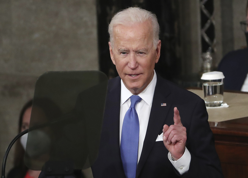 Biden, il bilancio dopo 100 giorni: spinta alla classe media e tasse ai ricchi Biden, il bilancio dopo 100 giorni: spinta alla classe media e tasse ai ricchi