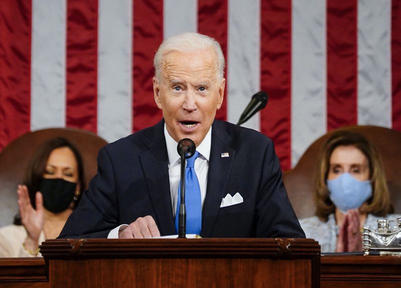Biden, il bilancio dopo 100 giorni: spinta alla classe media e tasse ai ricchi Biden, il bilancio dopo 100 giorni: spinta alla classe media e tasse ai ricchi