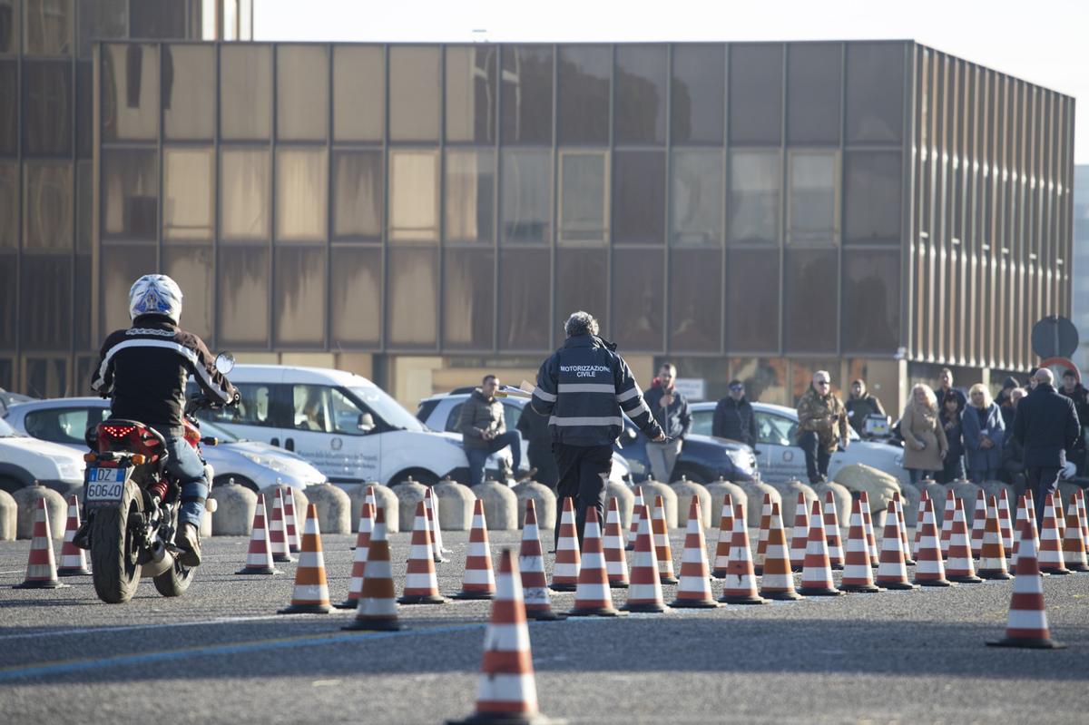 Patente di guida: prorogati termini per gli esami, senza costi aggiuntivi Patente di guida: prorogati termini per gli esami, senza costi aggiuntivi