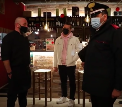 Bar e ristoranti, bagni vietati in zona arancione. Conto all’interno in giallo