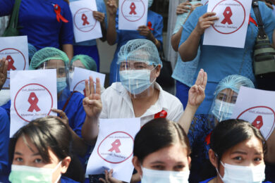 Birmania, forze sicurezza sparano a dimostranti: 5 morti