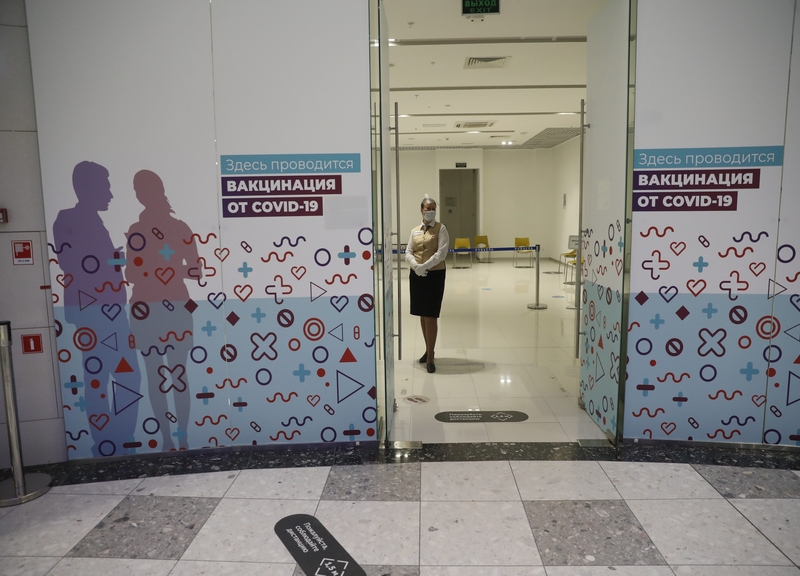 Coronavirus, campagna vaccinazione a rilento in Russia: incentivi economici per gli over 60 Coronavirus, campagna vaccinazione a rilento in Russia: incentivi economici per gli over 60