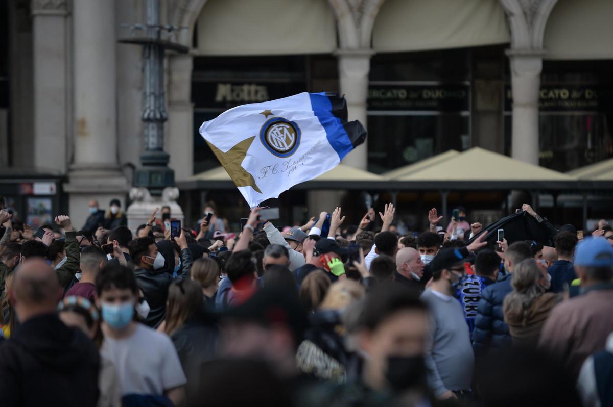 Festeggiamenti Inter, Fontana:”Allarme contagi”. Locatelli:”Morti non onorati” Festeggiamenti Inter, Fontana:”Allarme contagi”. Locatelli:”Morti non onorati”