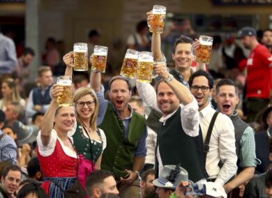“Facciamo l’Oktoberfest 2021 all’Expo di Dubai”, ma la Germania si ribella