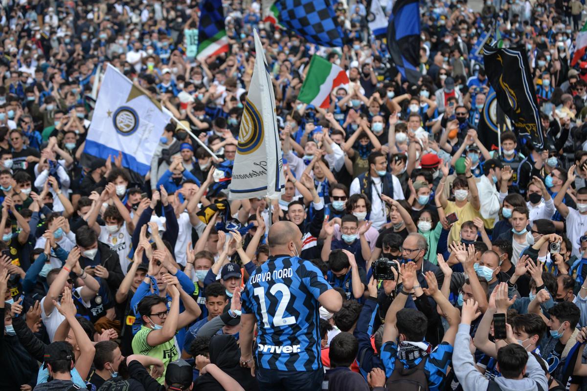 Festeggiamenti Inter, Fontana:”Allarme contagi”. Locatelli:”Morti non onorati” Festeggiamenti Inter, Fontana:”Allarme contagi”. Locatelli:”Morti non onorati”