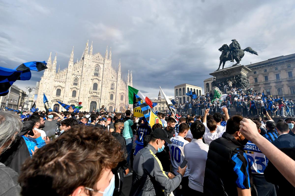 Festeggiamenti Inter, Fontana:”Allarme contagi”. Locatelli:”Morti non onorati” Festeggiamenti Inter, Fontana:”Allarme contagi”. Locatelli:”Morti non onorati”