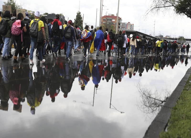 Scontri in Colombia durante lo sciopero nazionale contro la riforma fiscale Scontri in Colombia durante lo sciopero nazionale contro la riforma fiscale