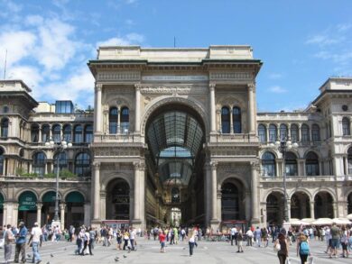 Galleria: corrono le grandi firme, da Cracco a Chanel