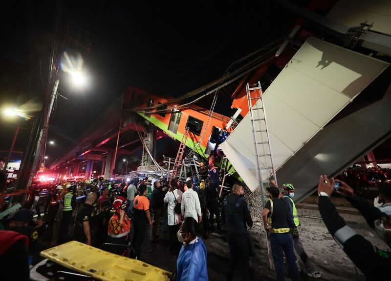 Città del Messico, crolla un ponte al passaggio della metro: morti e feriti Città del Messico, crolla un ponte al passaggio della metro: morti e feriti