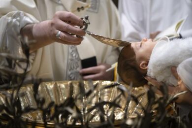 Covid, festa abusiva per battesimo e compleanno. Multati in 100 a Napoli