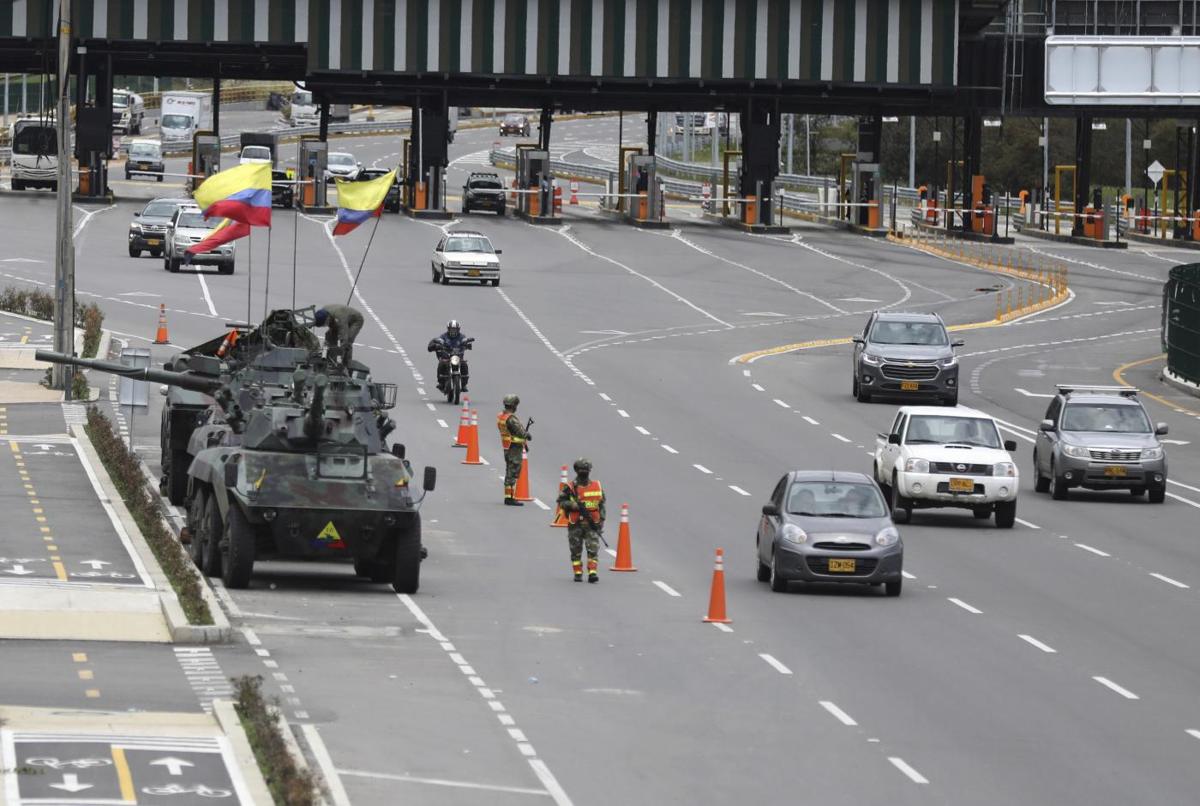 Guerriglia in Colombia, 26 morti: Ivàn Duque reprime nel sangue le proteste Guerriglia in Colombia, 26 morti: Ivàn Duque reprime nel sangue le proteste
