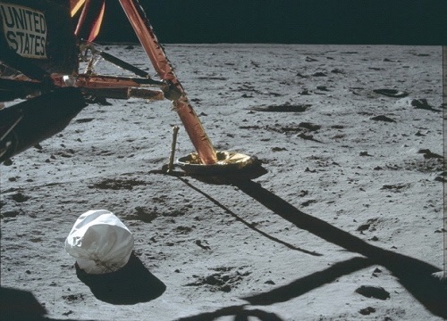 Produrre acqua sulla Luna: il progetto del Politecnico di Milano Produrre acqua sulla Luna: il progetto del Politecnico di Milano