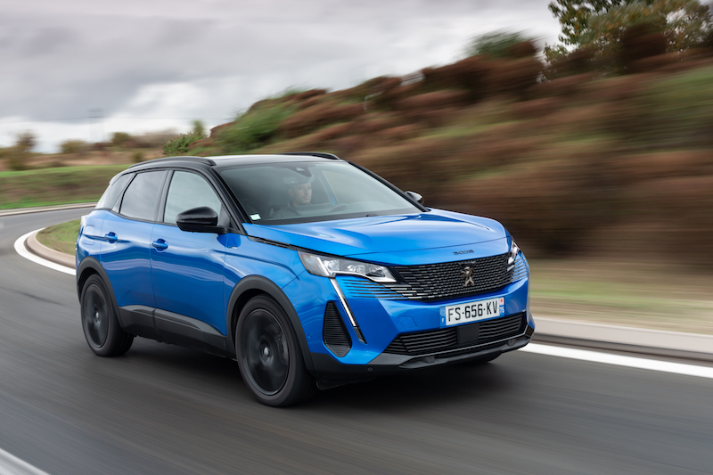 Peugeot e la transizione elettrica Peugeot e la transizione elettrica